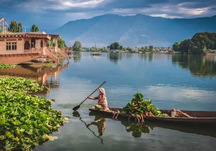 From Chandigarh to Jammu & Srinagar – Heritage & Hills Tour