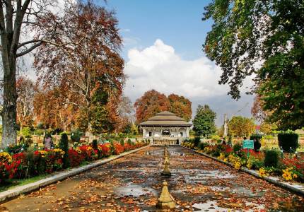 Chandigarh to Amritsar & Srinagar – Scenic Getaway