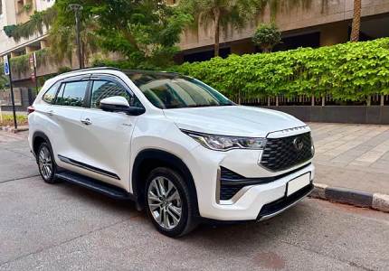 Innova Hycross