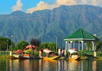 Chandigarh to Amritsar & Srinagar – Scenic Getaway